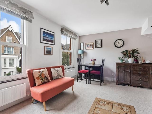 Apartment for rent in Surbiton, Greater London