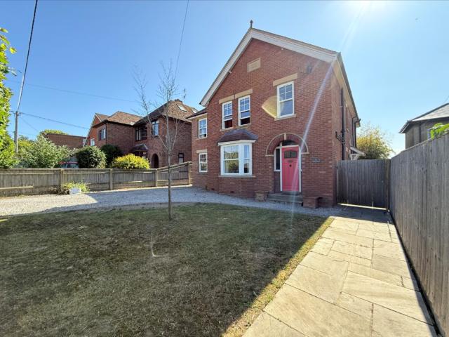 House for rent in Charlton, Dromore