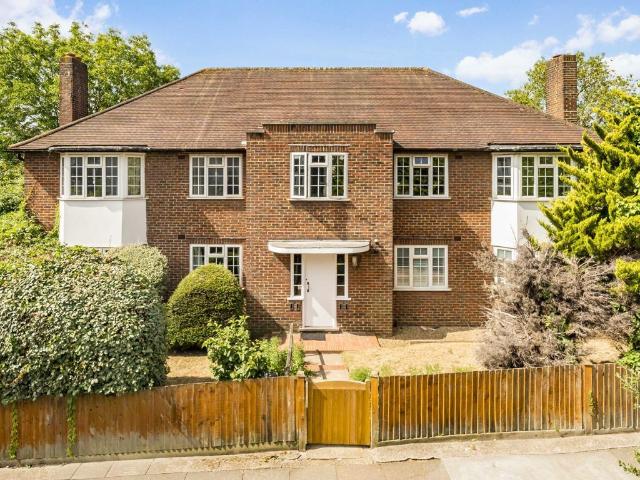 Apartment for rent in London Borough of Merton, Greater London