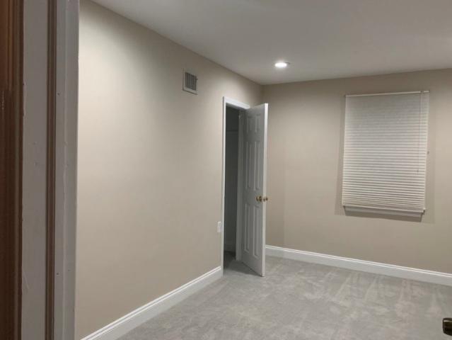 Room for rent in York Manor, Springfield