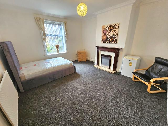 Room for rent in Baildon, Bradford