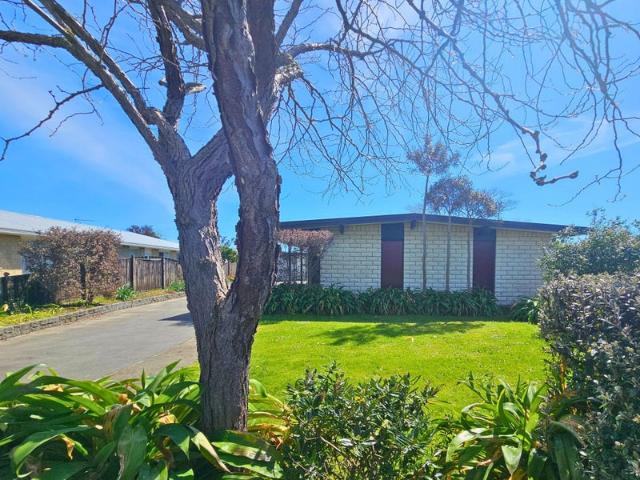 House for rent in Farnham, Blenheim