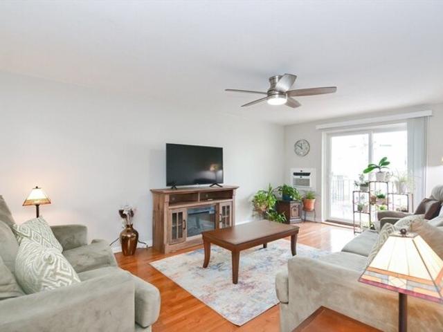 House for sale in Chelsea
