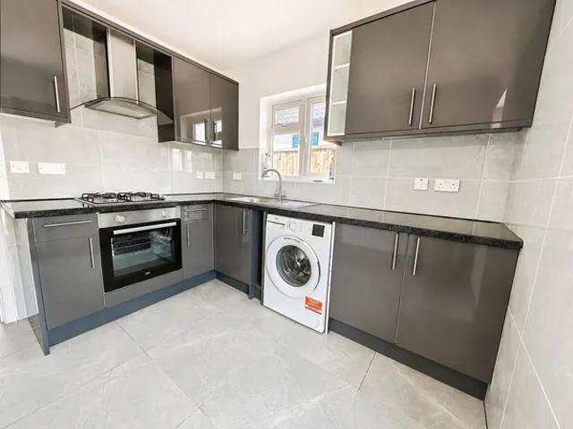 House for rent in Alton Barnes, Essex