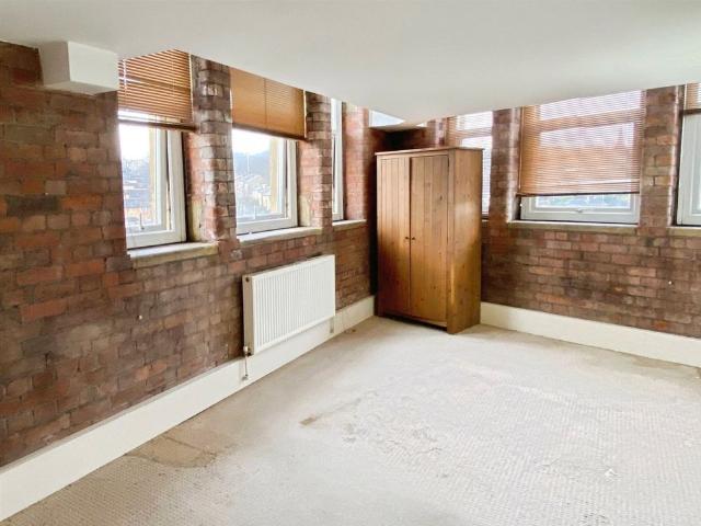 Apartment for rent in Eightlands, Dewsbury