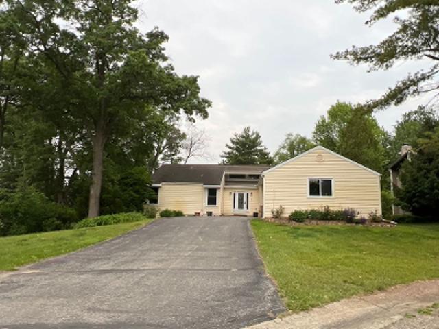 House for sale in Commerce Pines, Commerce Charter Township
