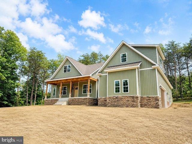 House for sale in Berkeley Springs, West Virginia