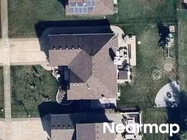 House for sale in Macomb