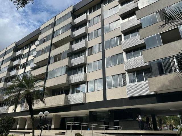 Apartamento venda em Região Geográfica Imediata do Distrito Federal, Região Integrada de Desenvolvimento do Distrito Federal e Entorno
