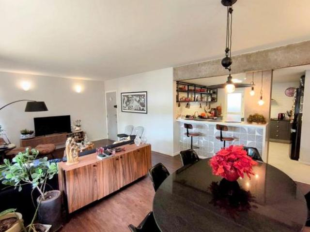 Apartamento venda em Região Geográfica Imediata do Distrito Federal, Região Integrada de Desenvolvimento do Distrito Federal e Entorno