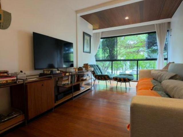 Apartamento venda em Região Geográfica Imediata do Distrito Federal, Região Integrada de Desenvolvimento do Distrito Federal e Entorno