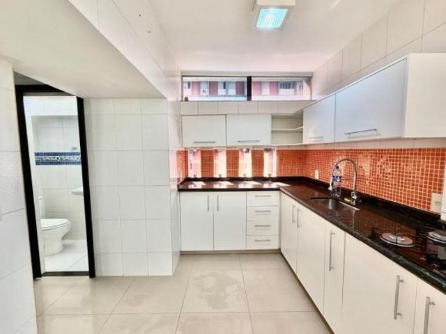 Apartamento venda em Região Geográfica Imediata do Distrito Federal, Região Integrada de Desenvolvimento do Distrito Federal e Entorno