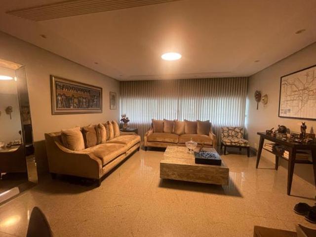 Apartamento venda em Região Geográfica Imediata do Distrito Federal, Região Integrada de Desenvolvimento do Distrito Federal e Entorno