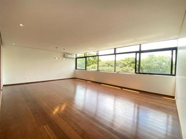 Apartamento venda em Região Geográfica Imediata do Distrito Federal, Região Integrada de Desenvolvimento do Distrito Federal e Entorno