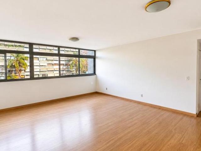 Apartamento venda em SQS 316, Plano Piloto