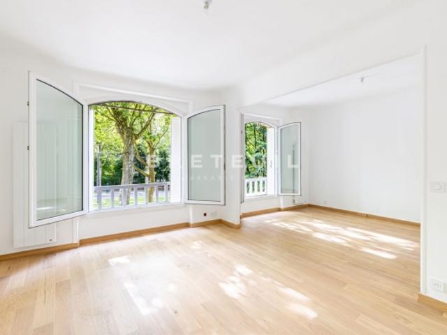 Maison vente à Paris, Île-de-France