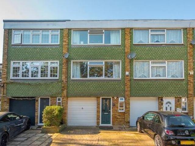House for sale in Lower Halliford, Surrey