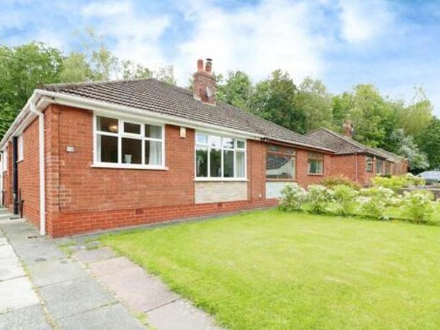 House for sale in Leigh