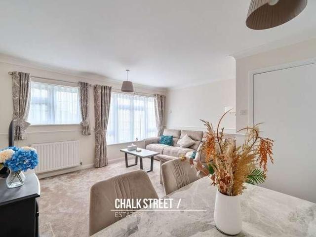 Apartment for rent in London Borough of Havering, Greater London