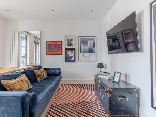 Apartment for rent in Avebury Estate, Bethnal Green