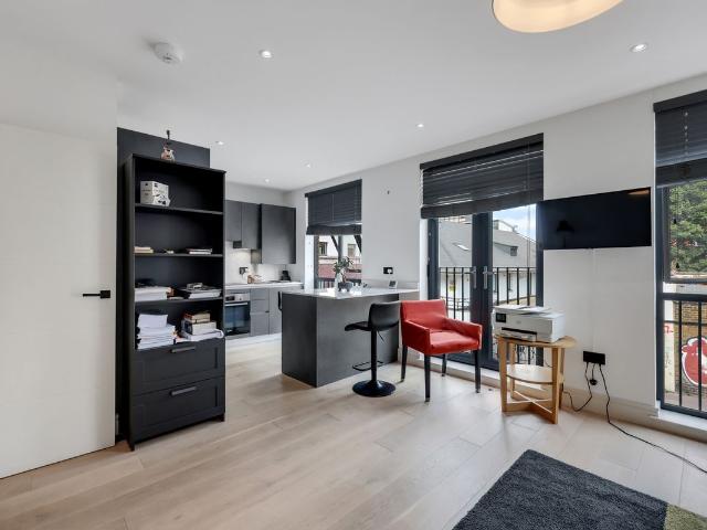 Apartment for rent in Avebury Estate, Bethnal Green