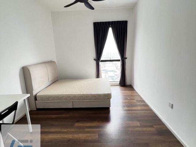 Room for rent in Petaling, Alam Impian