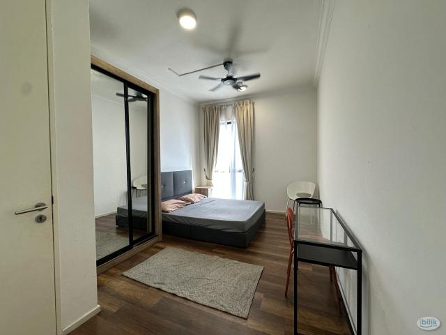 Room for rent in Petaling, Alam Impian
