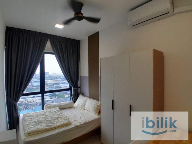 Room for rent in Petaling, Alam Impian