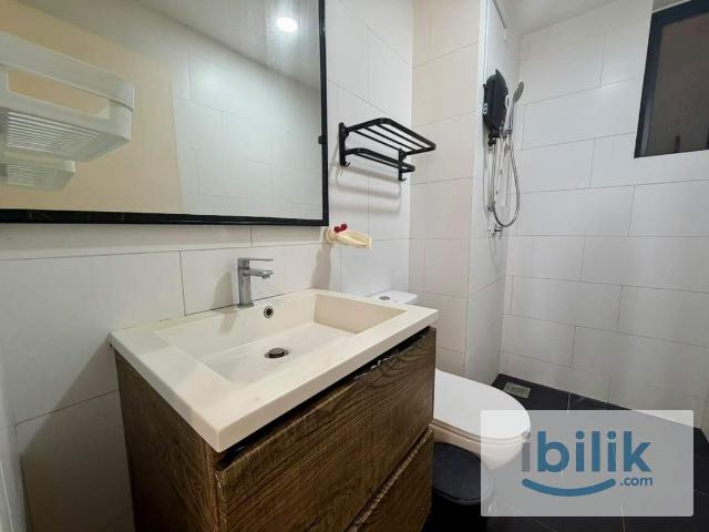 Room for rent in Petaling, Alam Impian