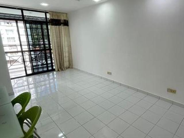 Apartment for sale in Barat Daya, George Town