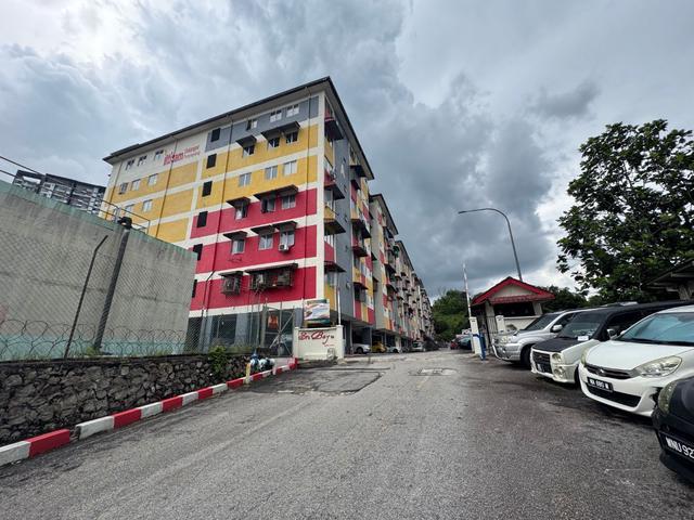 Apartment for sale in Kajang, Langat