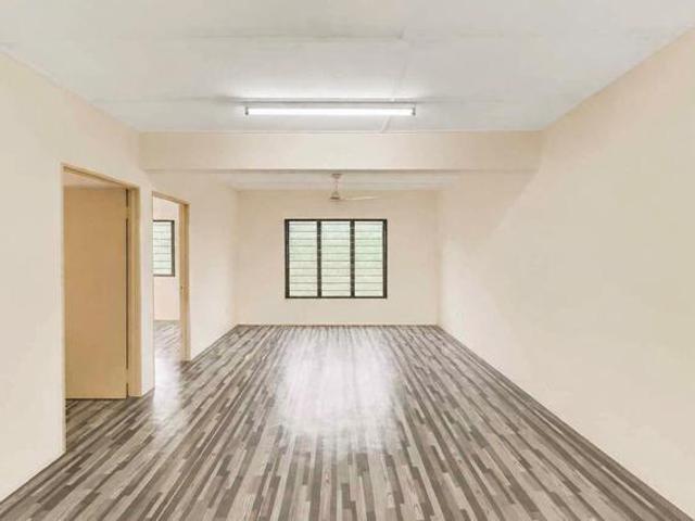 Flat for sale in Petaling, Damansara Damai