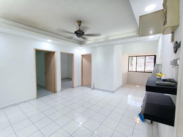 Apartment for sale in Petaling, Subang Jaya