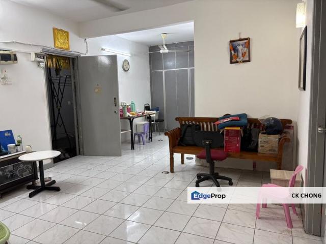 Flat for sale in Puchong, Majlis Bandaraya Subang Jaya