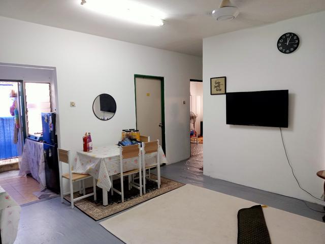 Flat for sale in Seri Kembangan