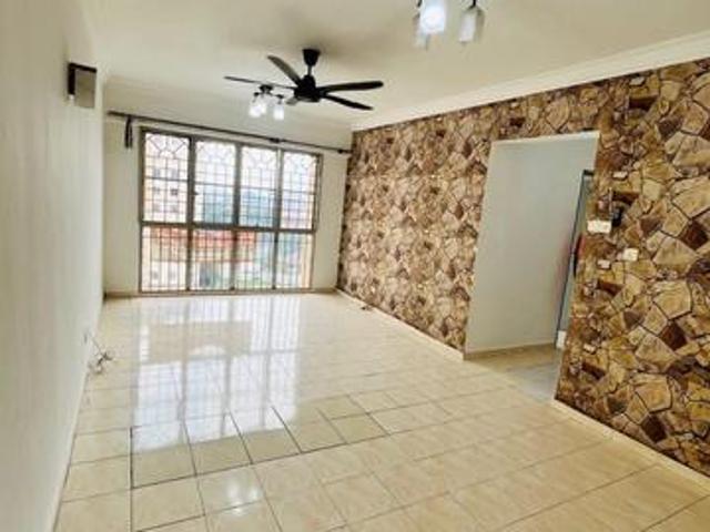 Apartment for sale in Kuala Lumpur, Country Heights Damansara