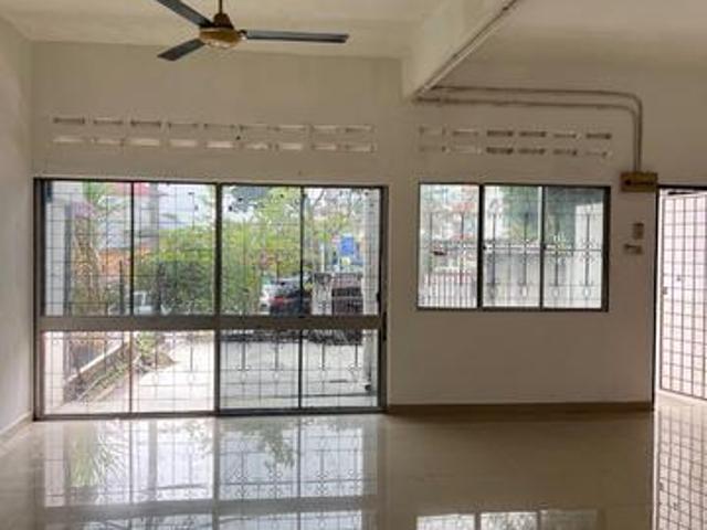 Terraced House for rent in Seri Kembangan, Majlis Bandaraya Subang Jaya