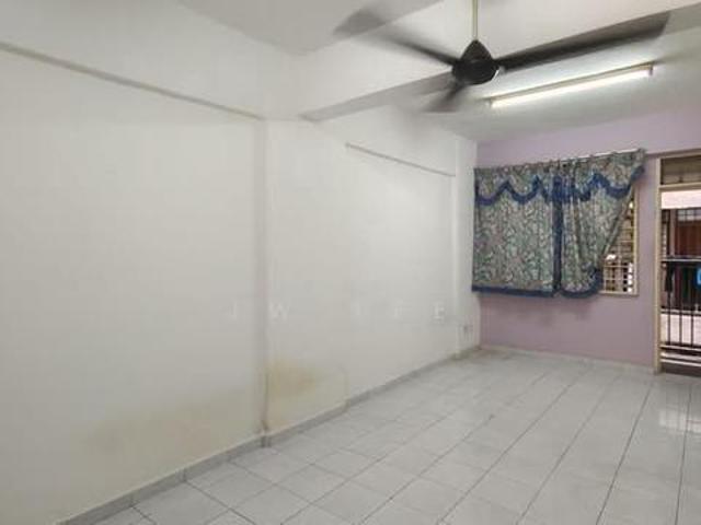 Flat for sale in Petaling, Subang Jaya