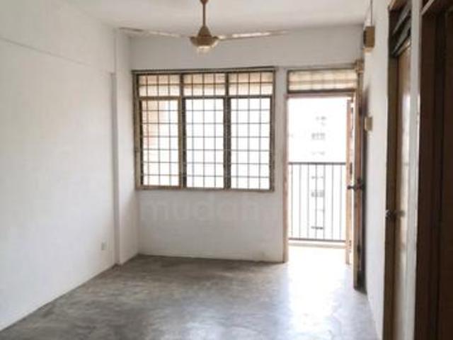 Flat for sale in Seri Kembangan, Majlis Bandaraya Subang Jaya