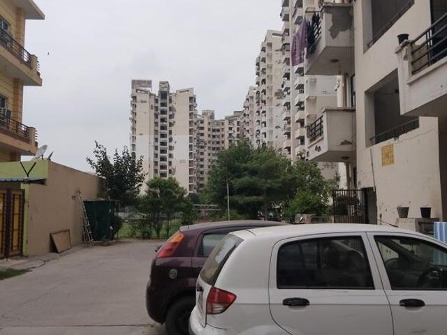 Flat for sale in Hariana
