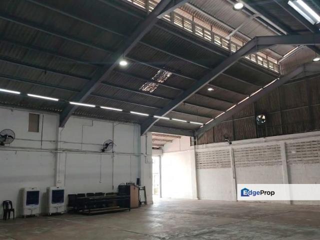 Warehouse for rent in Majlis Bandaraya Subang Jaya, Petaling