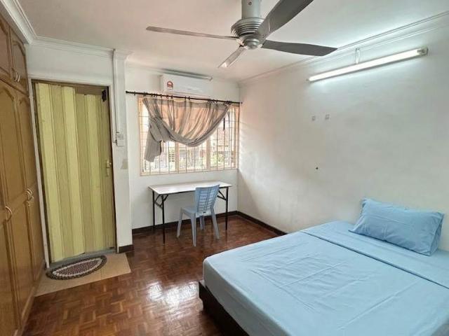 Room for rent in Petaling, Damansara Damai
