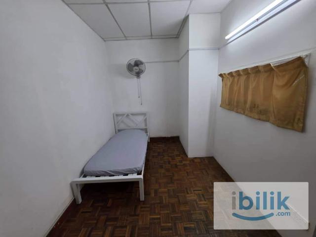 Room for rent in Petaling, Damansara Damai
