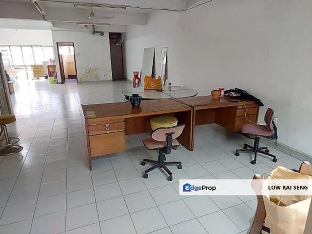Shop for rent in Petaling Jaya, Petaling