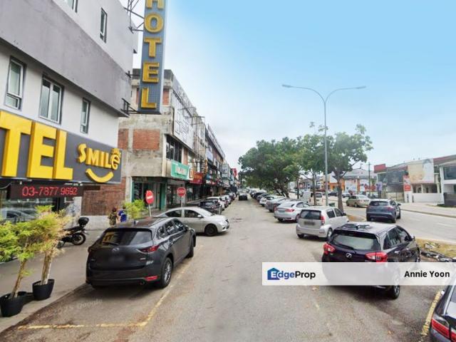 Shop for rent in Petaling Jaya, Petaling