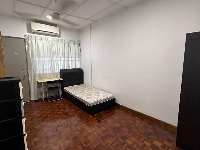 Room for rent in Petaling, Damansara Damai