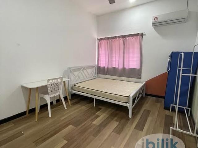 Room for rent in PJU 6, Petaling Jaya