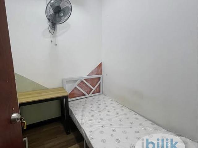 Room for rent in PJU 6, Petaling Jaya