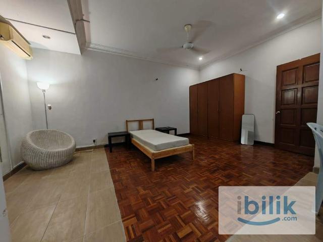 Room for rent in Petaling, Damansara Damai