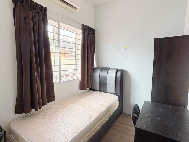 Room for rent in Petaling, Damansara Damai